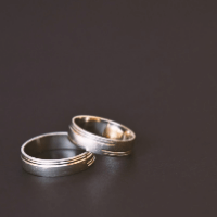 ペアリングは結婚指輪よりも安いので手軽です